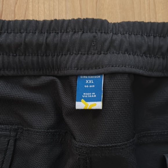 Men’s Shorts - Picture 3 of 3